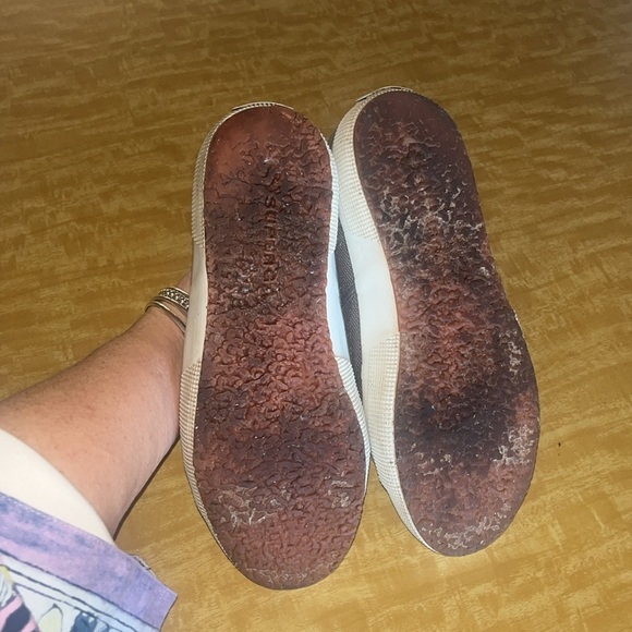 Superga ladies sneakers color is a plum, size 38 EU or 7.5 Preowned - Picture 3 of 9